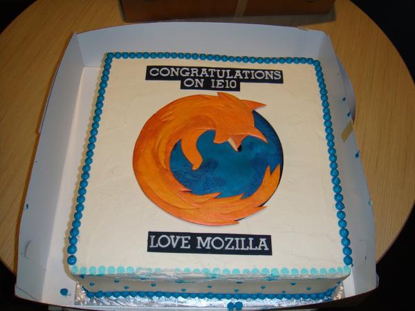 Hi fellas! Let’s work together, because in a few year we’ll disappear. A cake sent by Mozilla to Microsoft for the release of Internet Explorer 10
